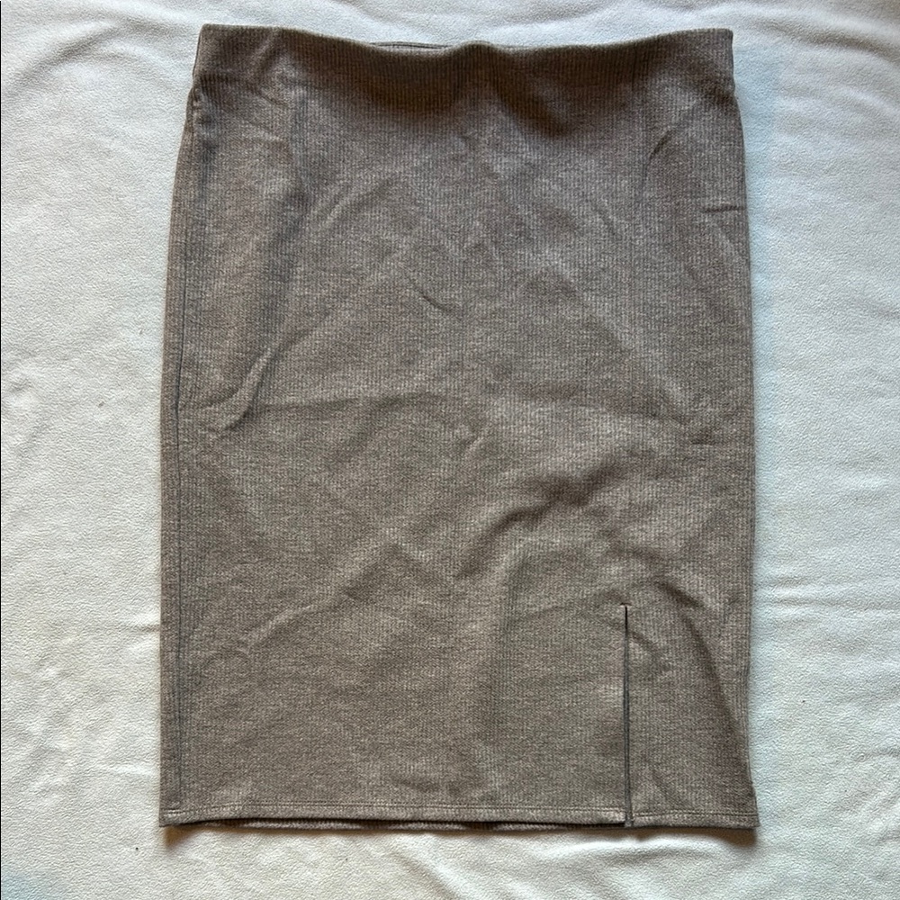 Elegant Gray Pencil Skirt